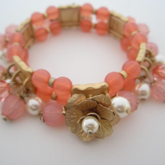 Pearl and Butterfly Garden Bead Stretch Bracelet - Picture 2 of 5